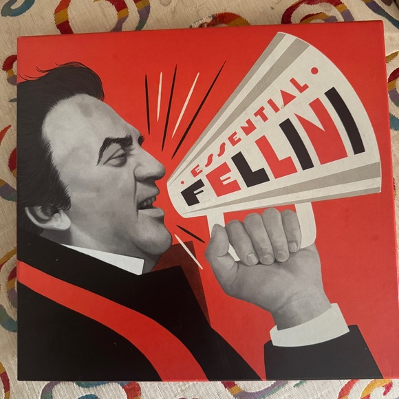 Essential Fellini 15 Blu-ray set. Excellent condition Rare Find. Free shipping. - Picture 1 of 9